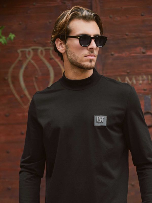 טי שירט לגברים עם צווארון גולף