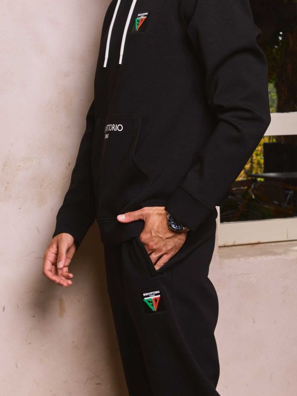 סווטשירט לגברים עם כיס קנגורו וקפוצ’ון