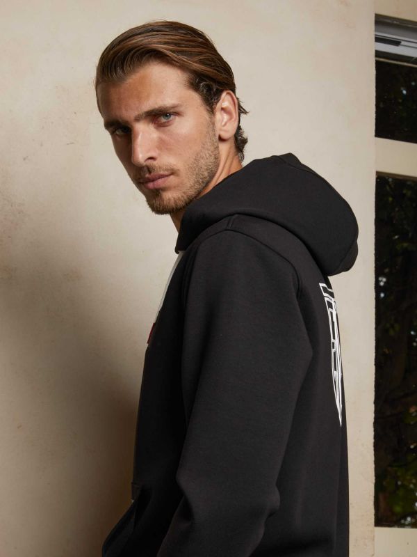 סווטשירט לגברים עם כיס קנגורו וקפוצ’ון