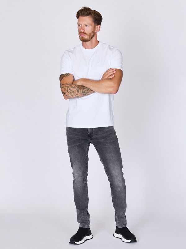 ג’ינס אפור שחור עם קרעים עדינים לגברים