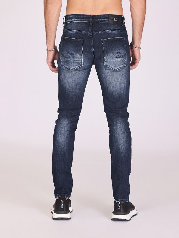 ג’ינס כחול כהה עם שפשופים לגברים