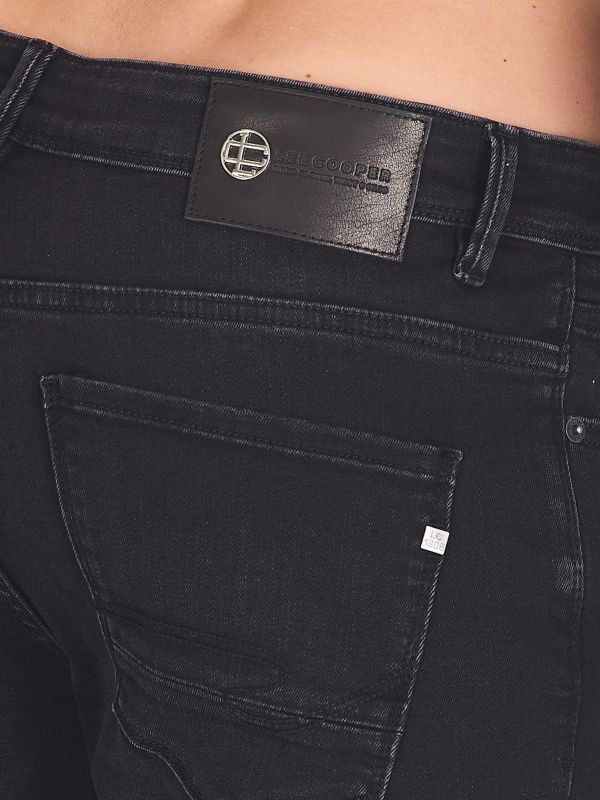 ג’ינס בגזרת ישר קלאסי לגברים