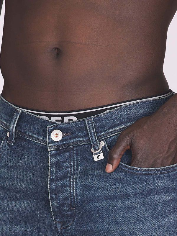 ג’ינס בגזרה רחבה לגברים