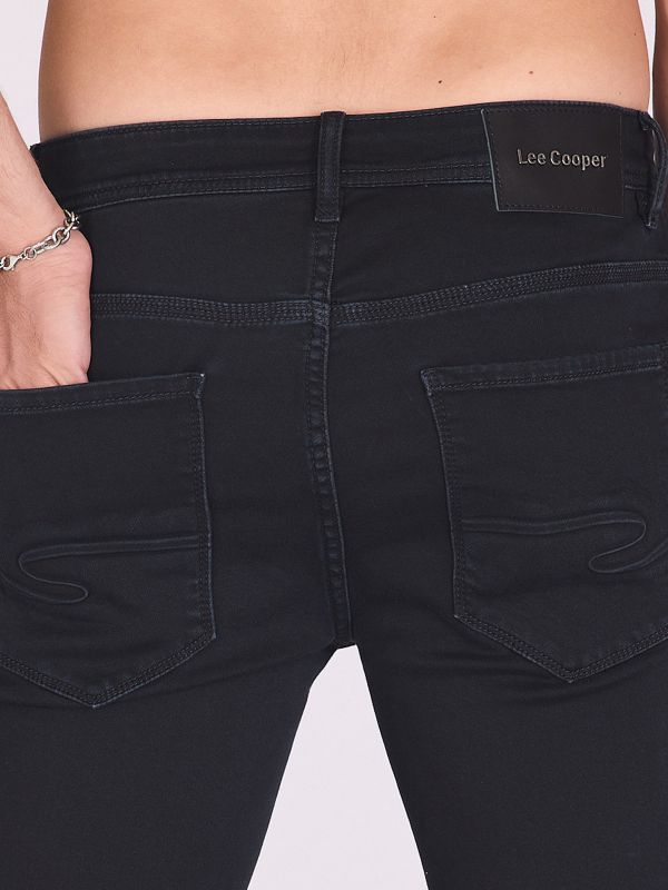 ג’ינס סקיני צמוד לגברים