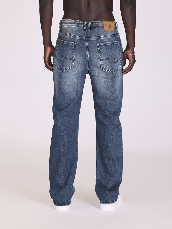 ג’ינס סקיני עם קרעים ושפשופים לגברים