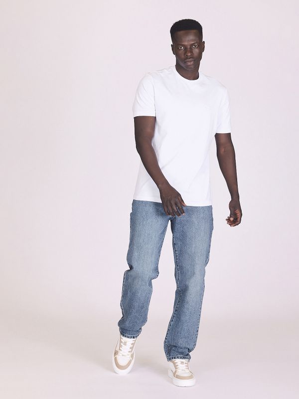 ג’ינס בגזרה ישרה ונינוחה לגברים