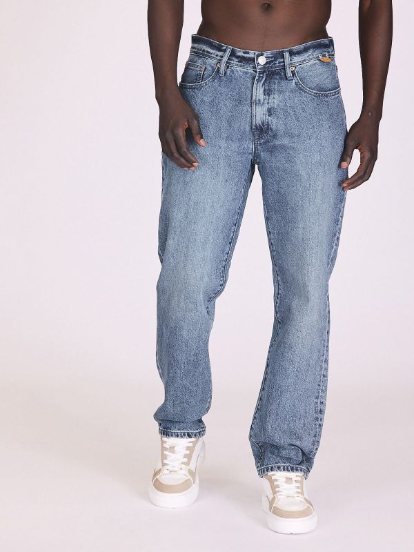 ג’ינס בגזרה ישרה ונינוחה לגברים