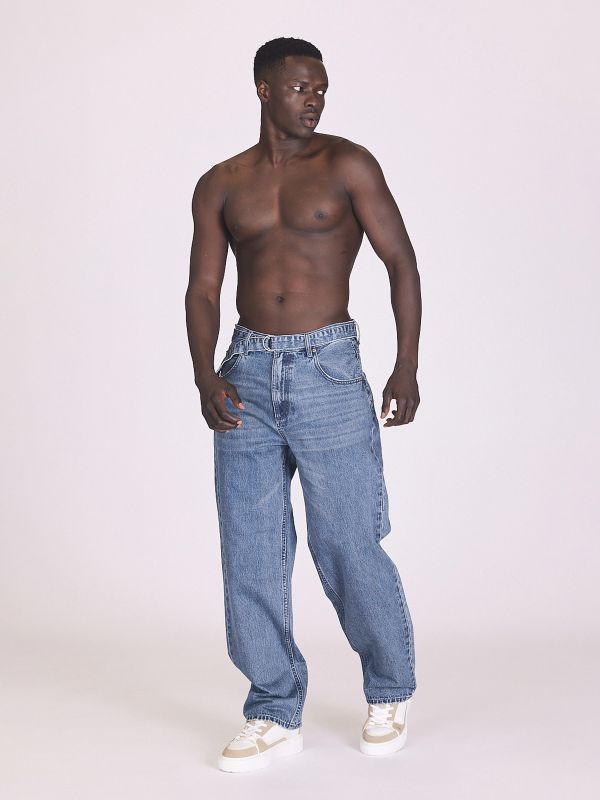 ג’ינס בגזרה ישרה ורחבה לגברים