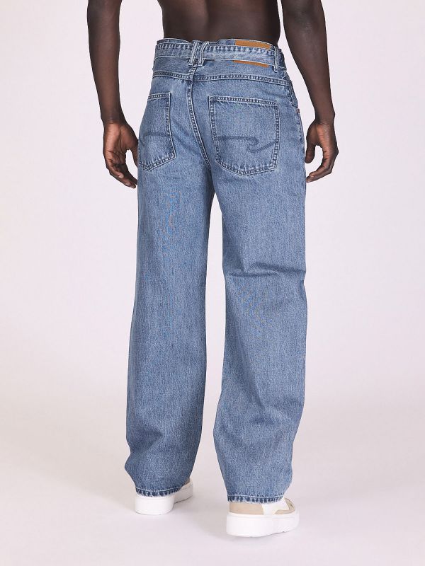 ג’ינס בגזרה ישרה ורחבה לגברים