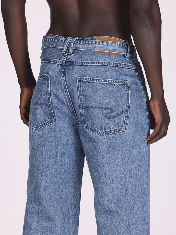 ג’ינס בגזרה ישרה ורחבה לגברים