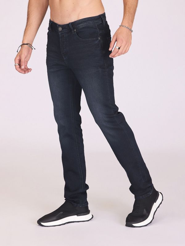 ג’ינס סקיני בגזרה מחמיאה לגברים