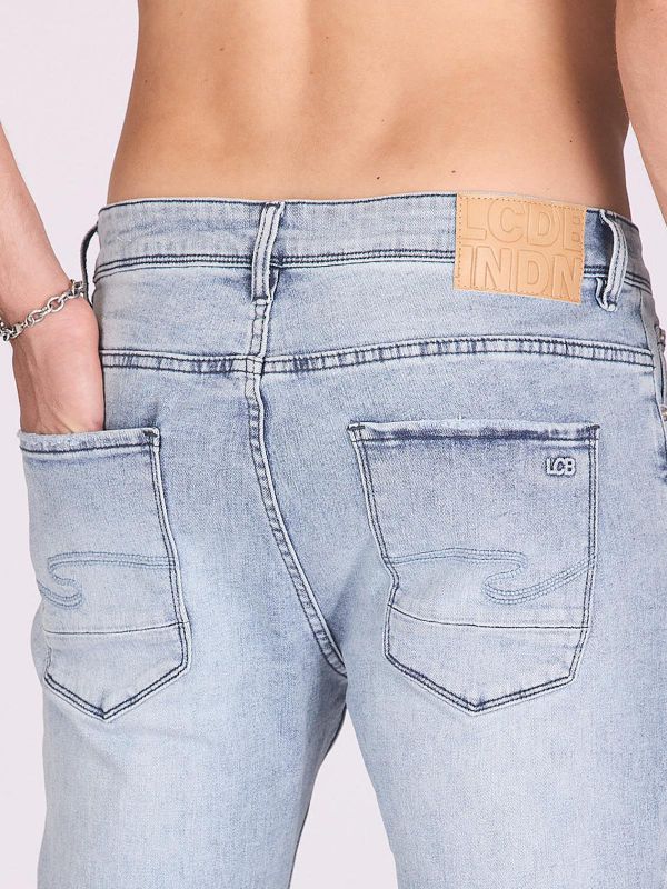 ג’ינס בגזרה ישרה לגברים