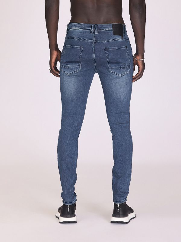 ג’ינס בגזרה קלאסית לגברים