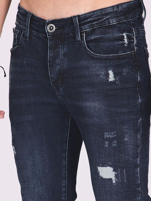 ג’ינס כחול קרוע לגברים