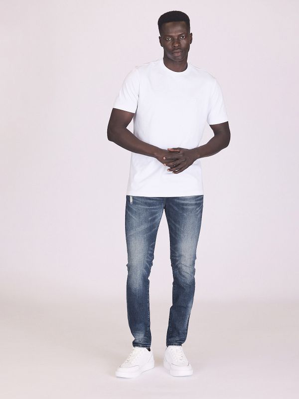 ג’ינס בגזרה צרה עם שטיפה לגברים