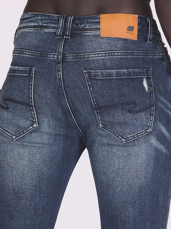 ג’ינס בגזרה צרה עם שטיפה לגברים