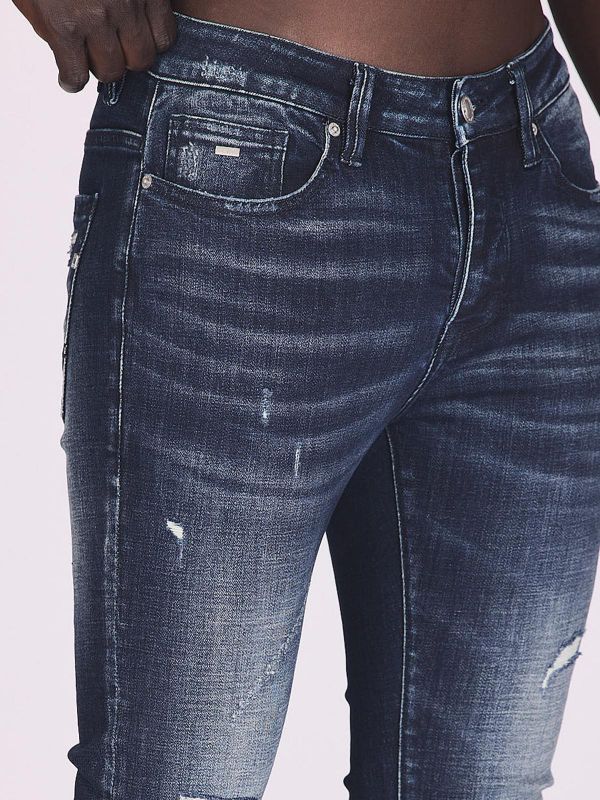 ג’ינס כהה צמוד לגברים