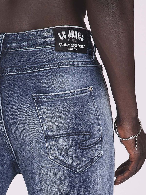 ג’ינס צמוד ומשופשף לגברים