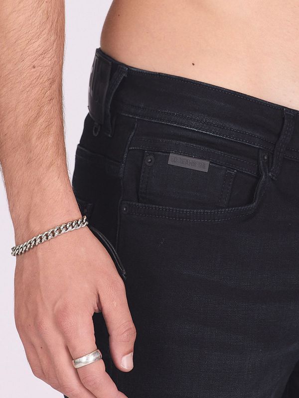 ג’ינס עם כיסים מיוחדים לגברים