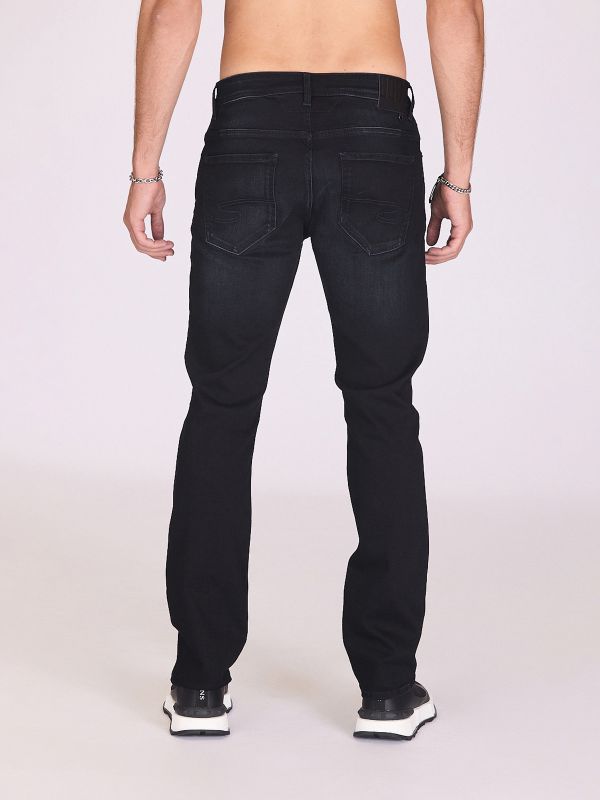 ג’ינס עם כיסים מיוחדים לגברים