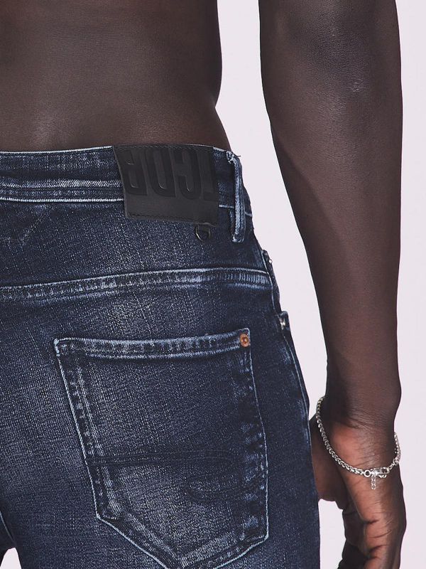 ג’ינס עם תפרים בולטים לגברים