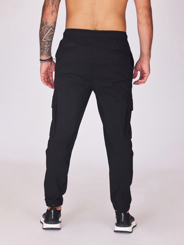 מכנסיים רחבים עם כיסים לגברים