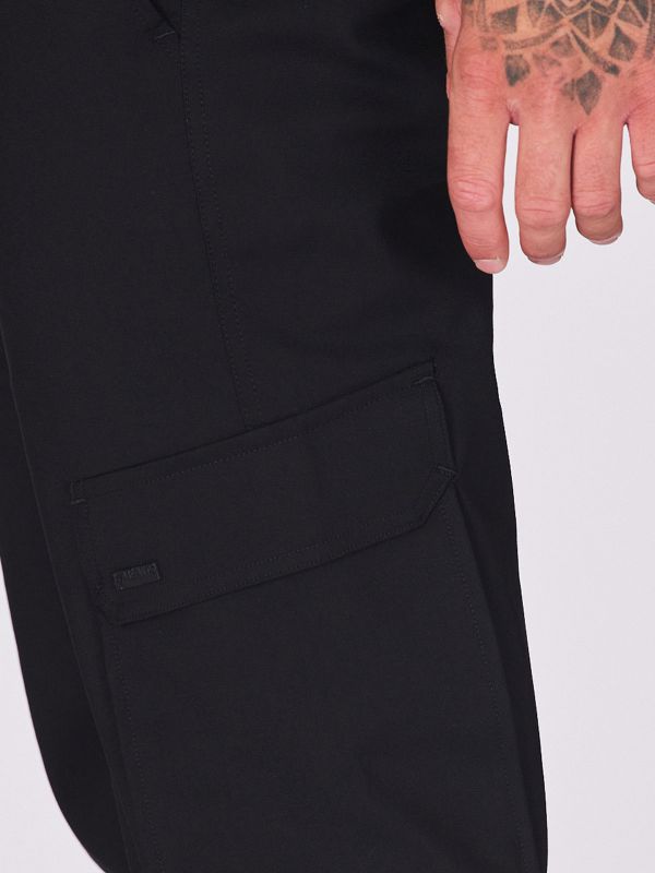 מכנסיים רחבים עם כיסים לגברים