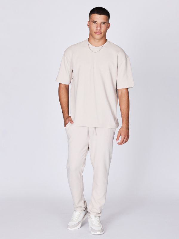 חולצת טי ישרה עם מראה מחויט לגברים