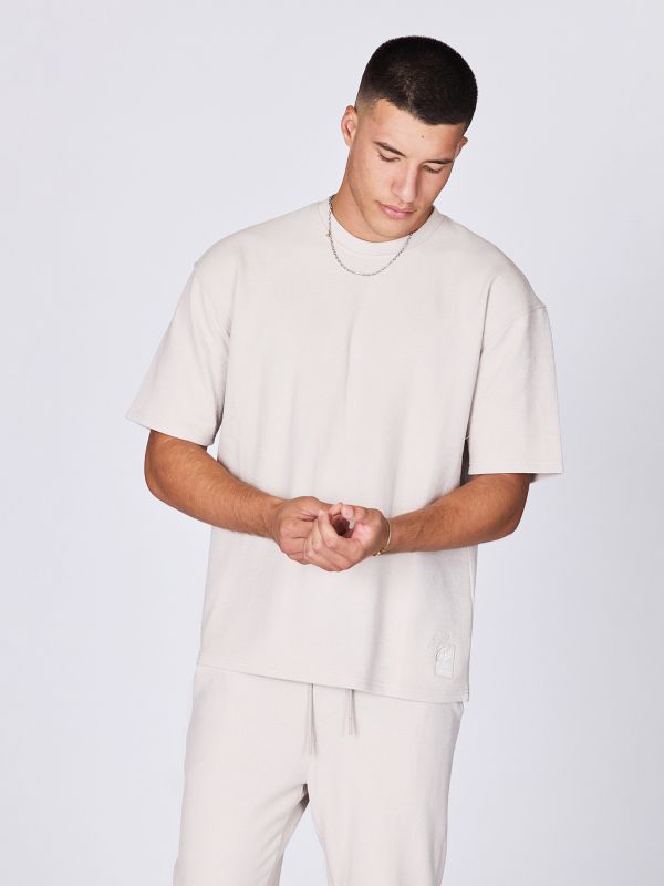 חולצת טי ישרה עם מראה מחויט לגברים