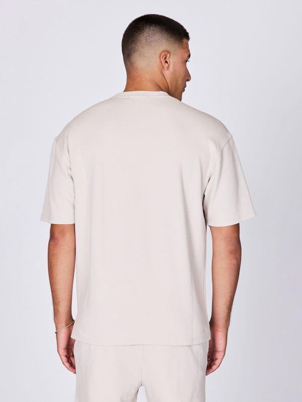 חולצת טי ישרה עם מראה מחויט לגברים