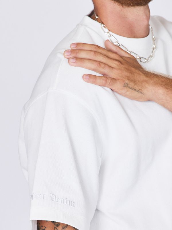 חולצת טי אוברסייז לגברים