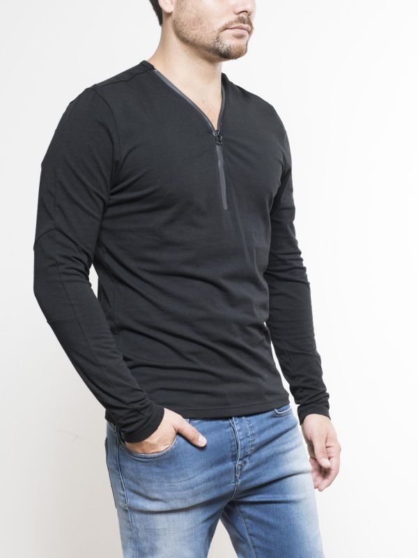 חולצת טי ארוכה עם רוכסן לגברים