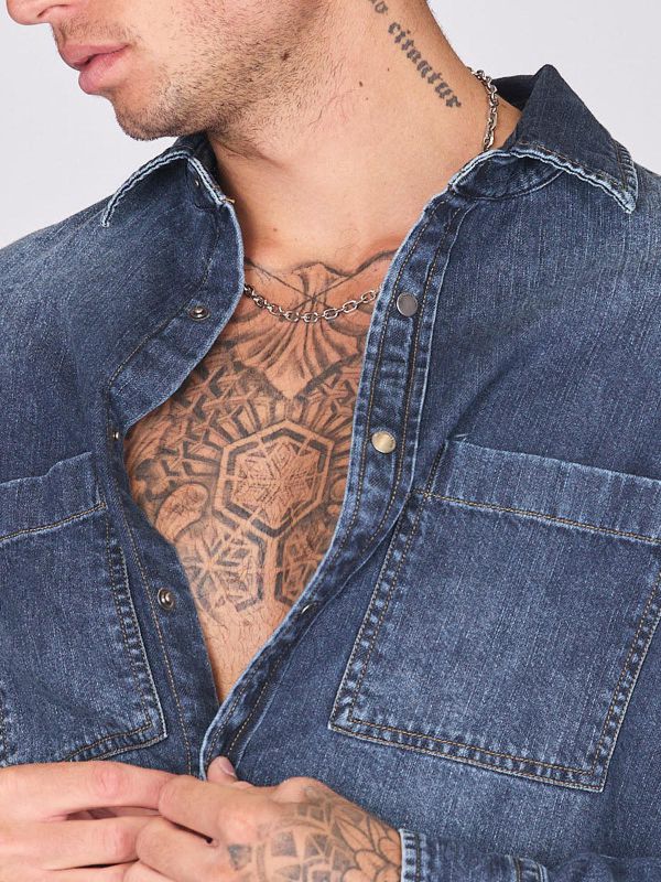 חולצת ג’ינס מחויטת לגברים