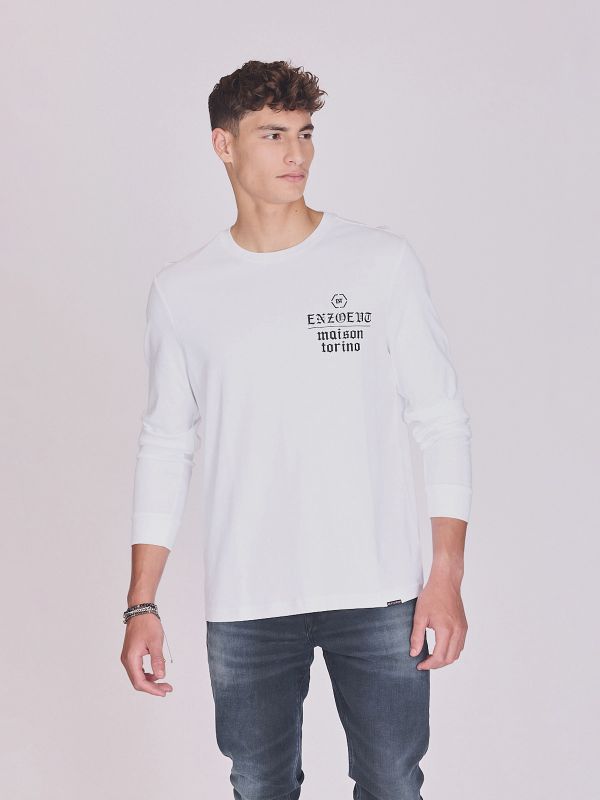 חולצת טי ארוכה עם כיתוב לגברים