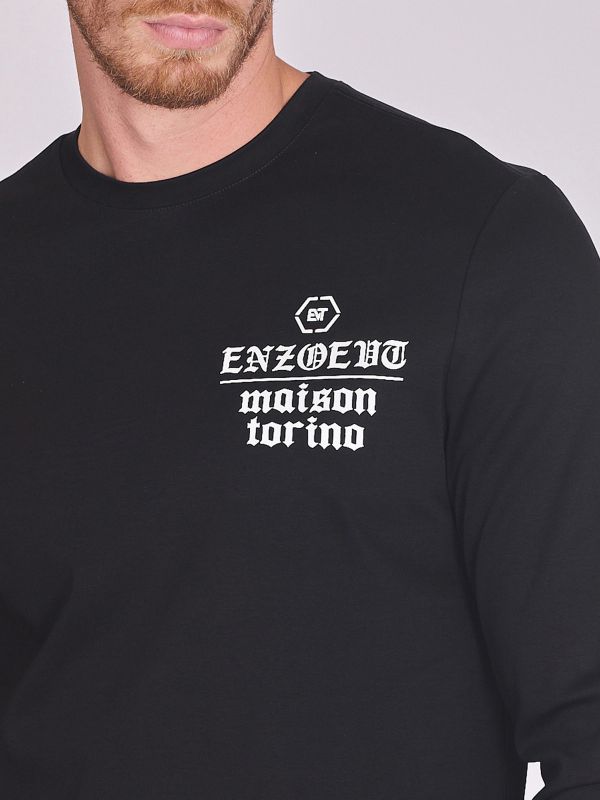 חולצת טי ארוכה עם כיתוב לגברים