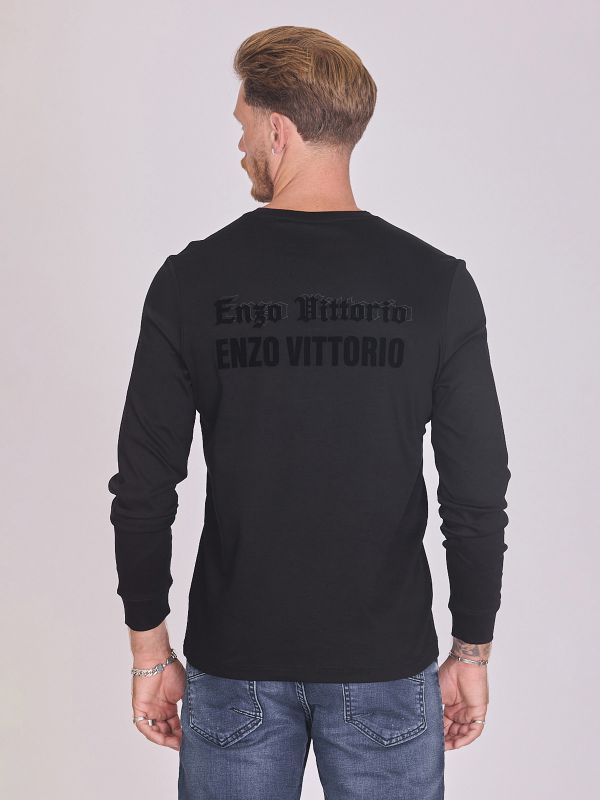 חולצת טי ארוכה עם צווארון לגברים