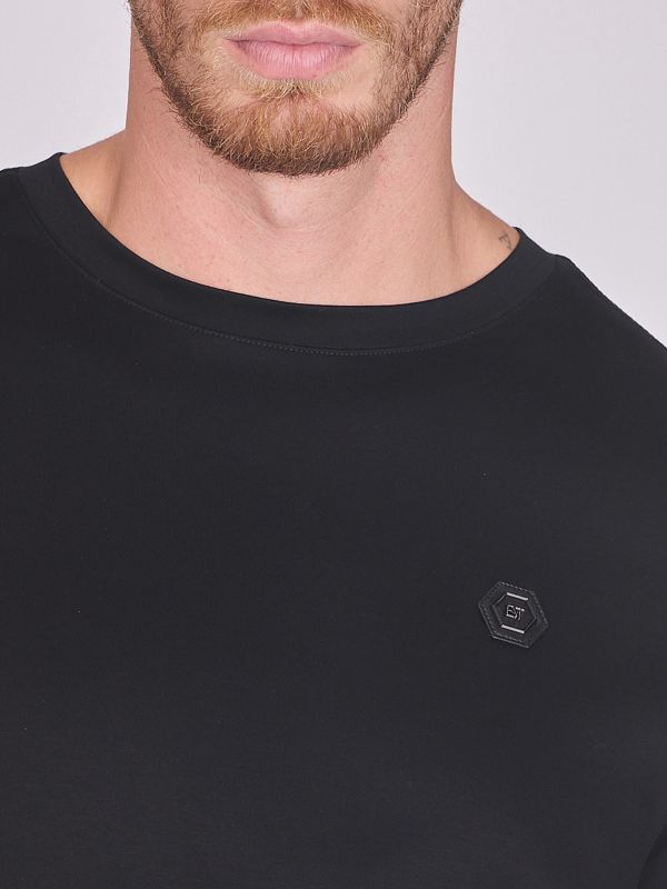 חולצת טי ארוכה עם צווארון לגברים