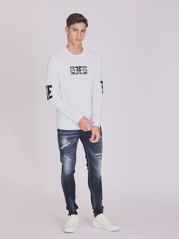 ג’ינס עם פאנלים מיוחדים לגברים