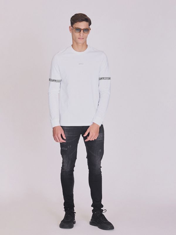 ג’ינס כהה עם קרעים לגברים