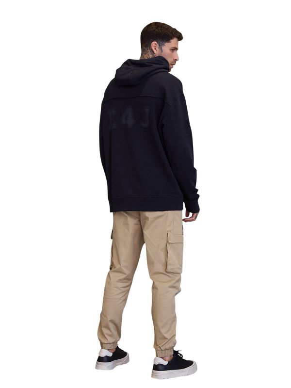 קפוצ’ון ELEVEN לגברים בסטייל נקי עם כיתוב אחורי