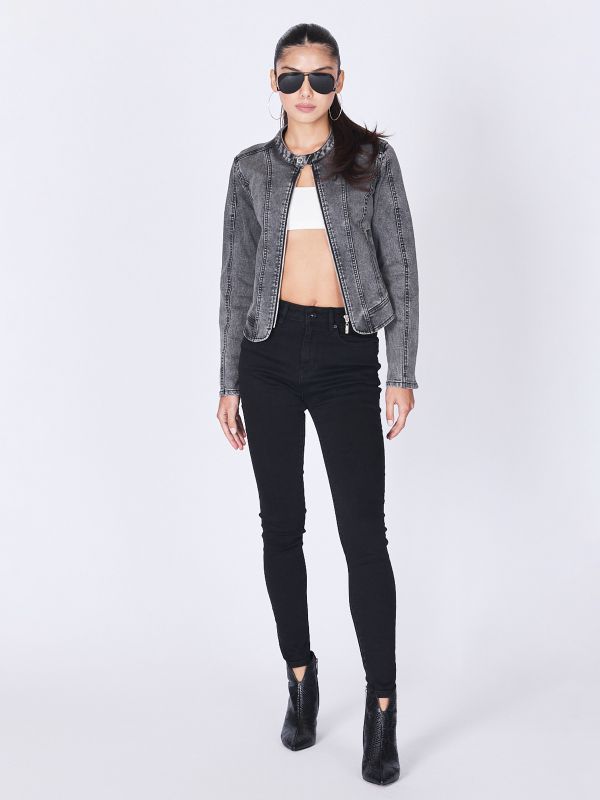 מכנסי ג’ינס סקיני בגזרה גבוהה לנשים