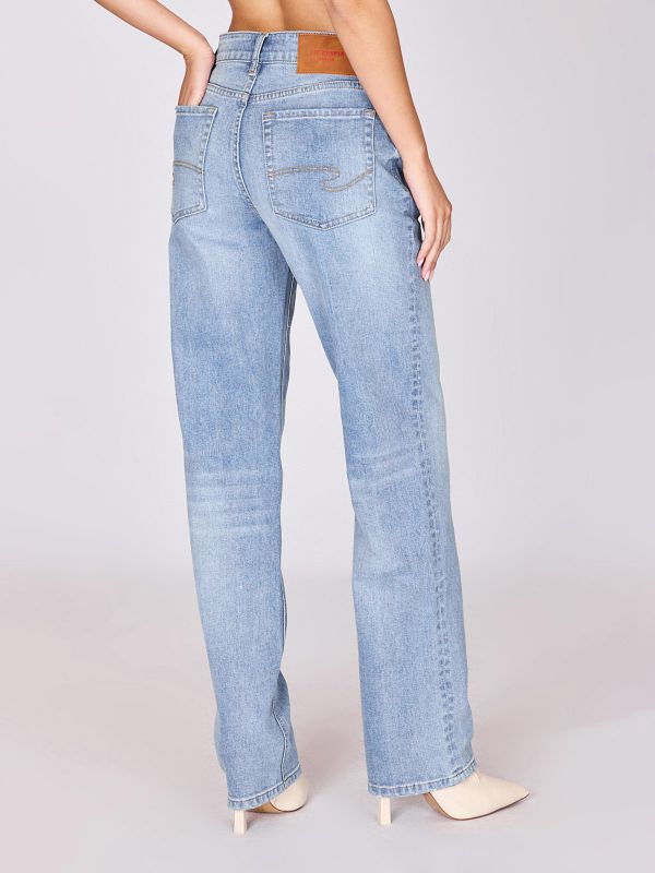 מכנסי ג’ינס בגזרה ישרה עם שפשופים קלים לנשים