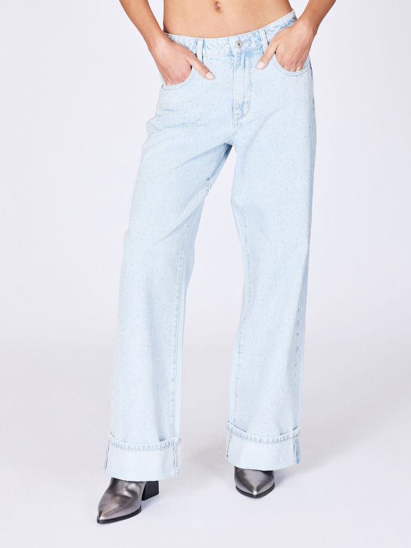 ג’ינס בגזרה רחבה לנשים