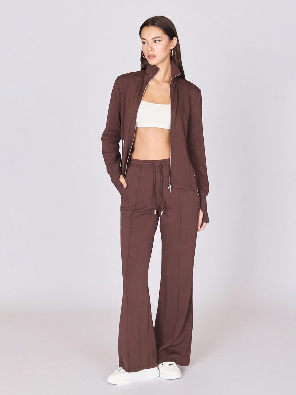 מכנסי טרנינג רחבים לנשים