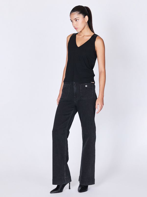 גופייה עם מחשוף וי לנשים