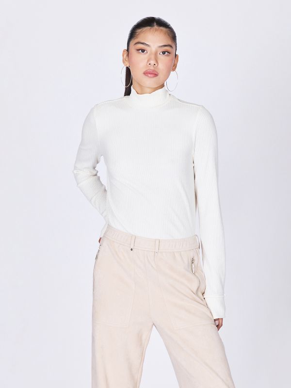 חולצת גולף עם שרוולים ארוכים לנשים