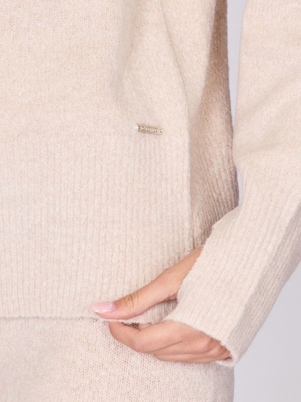 חולצת סריג עם שרוולים ארוכים לנשים