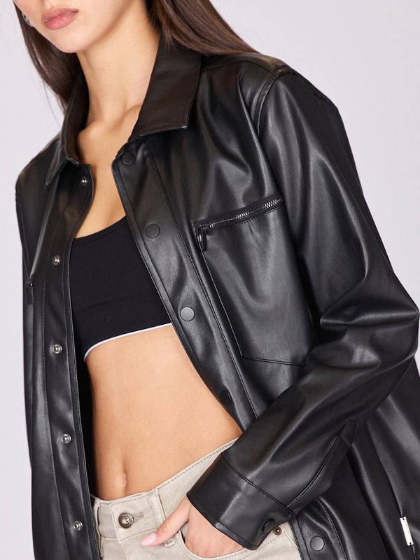 חולצה מכופתרת דמוי עור לנשים