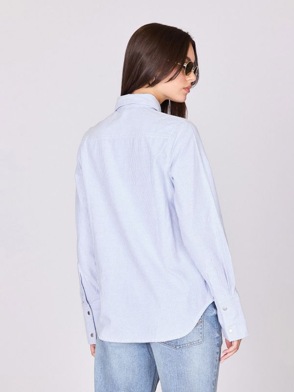 חולצה מכופתרת לנשים