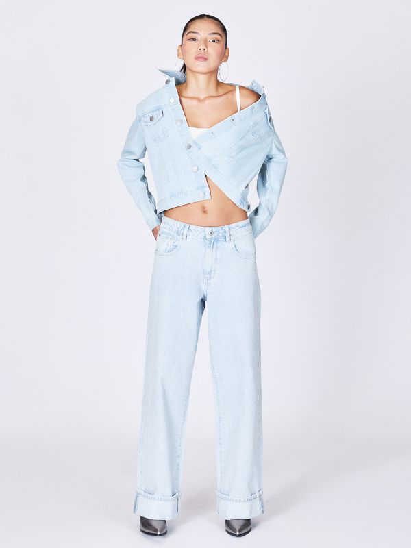 ג’קט ג’ינס קצר לנשים